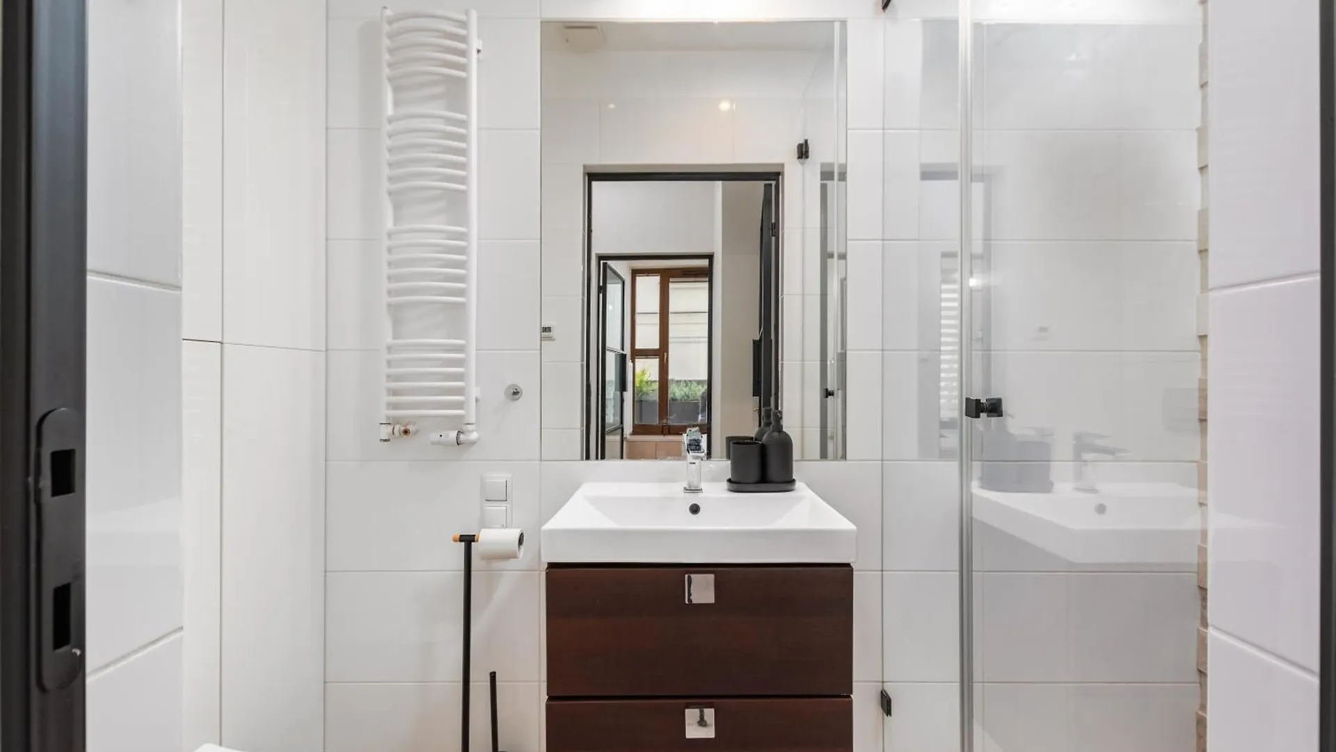 Solec 24 By Homeprime Warsaw Apartment